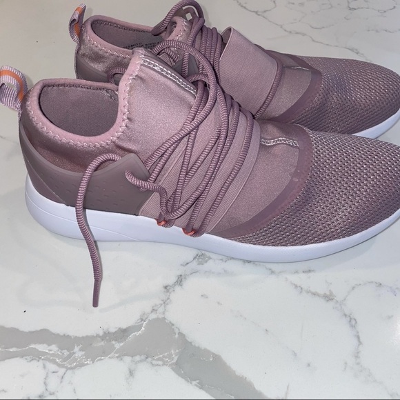 Fabletics lavender sneakers NWOT - Picture 12 of 13